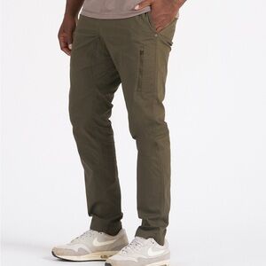 Vuori Ripstop Pants in Dark Oregano